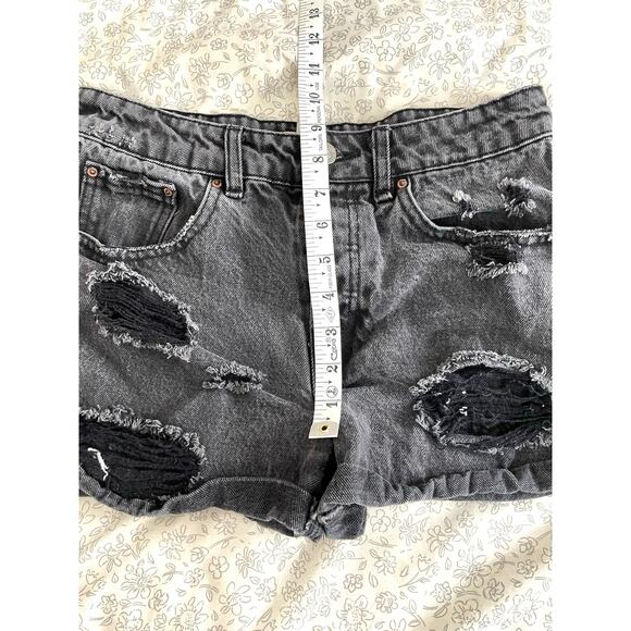 Forever 21 Black Distressed Denim Shorts Women’s Size 26 - Picture 5 of 8